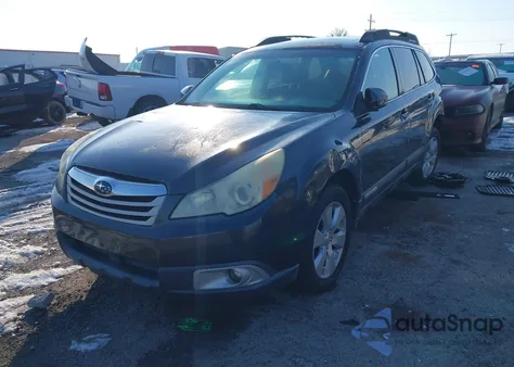 2010 Subaru Outback 2.5I Premium z USA, uszkodzony, nr VIN 4S4BRCGC7A3374844